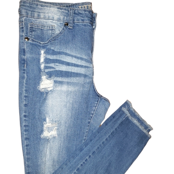 VIP Distressed Jeans/Capris - Picture 3 of 8
